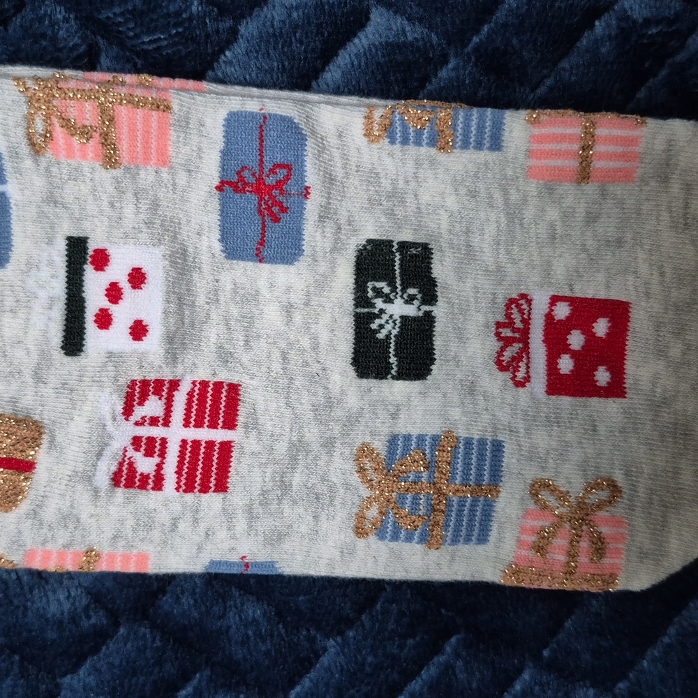 Treat Yo Self Holiday Crew Socks! NWT! - Picture 4 of 7